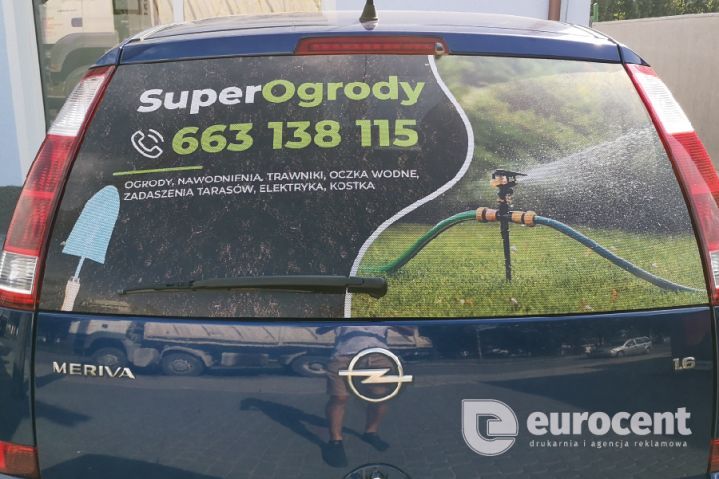 Szyby samochodu firmowego Super Ogrody oklejone przez Eurocent Opole