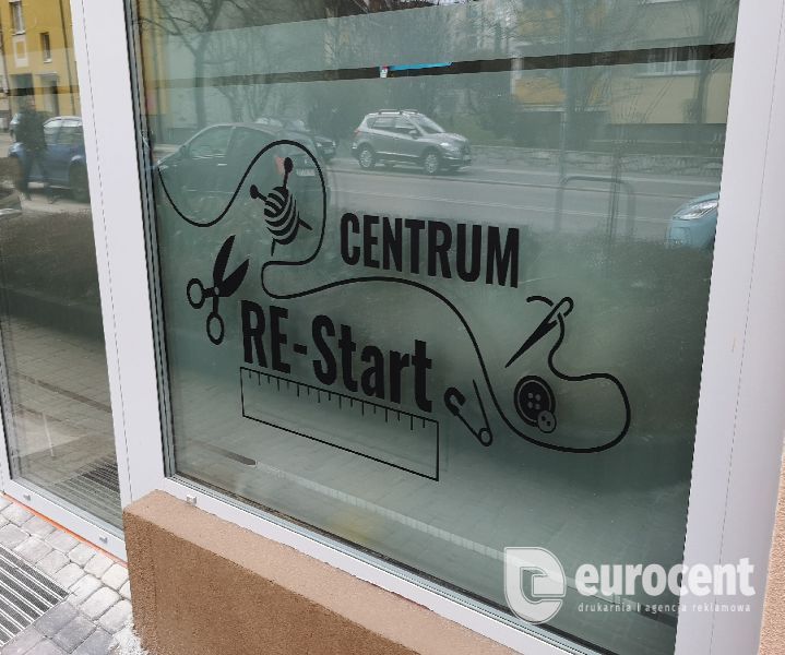 Centrum Restart Opole z oklejonymi witrynami od Eurocent Opole