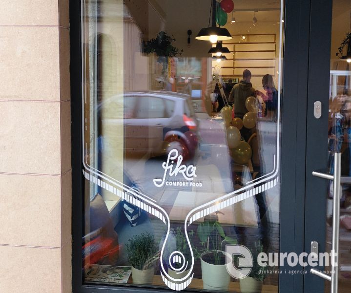 Restauracja Fika Food z wyklejoną witryn od Eurocent Opole